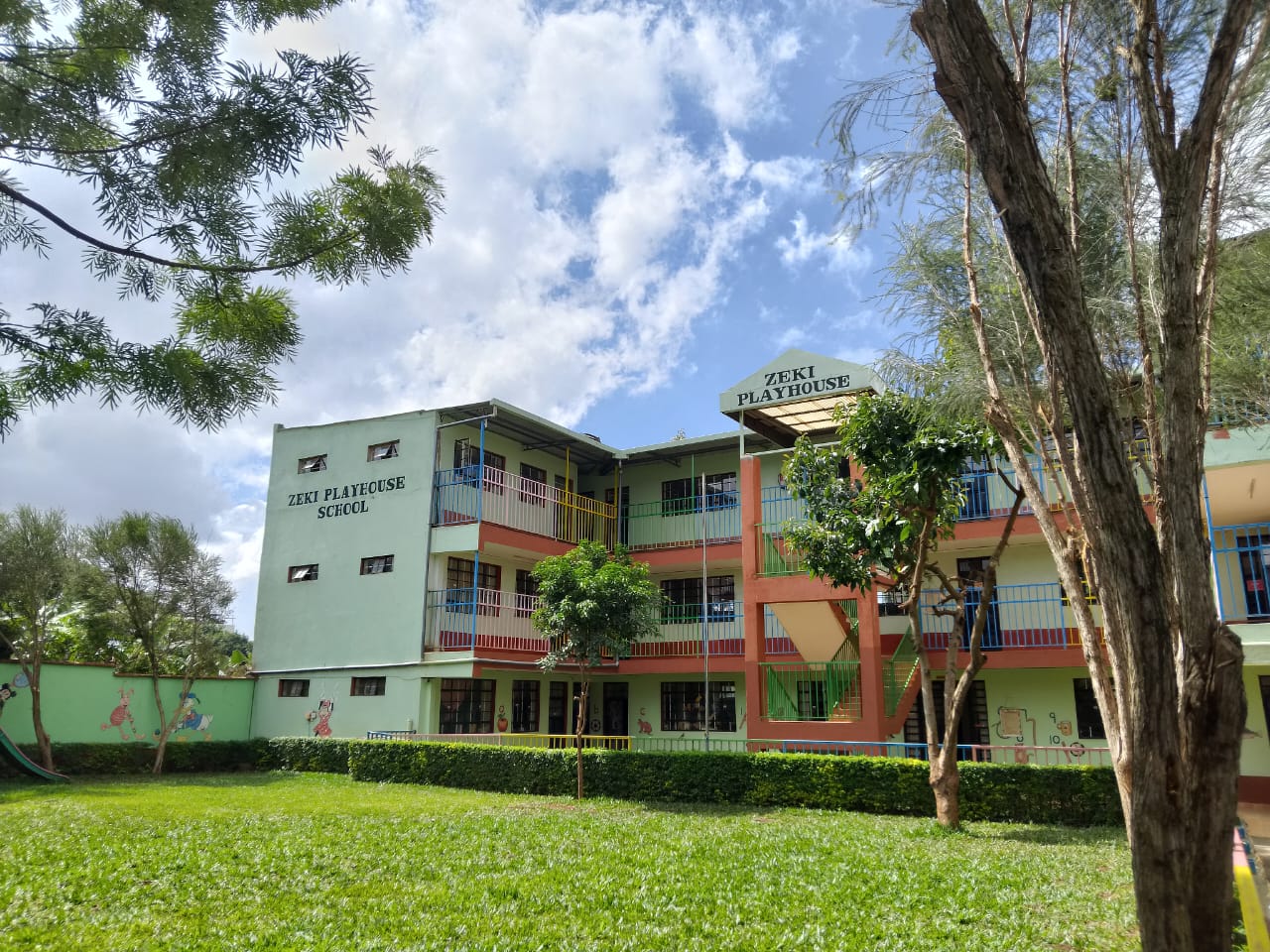 Zeki Playhouse School campus